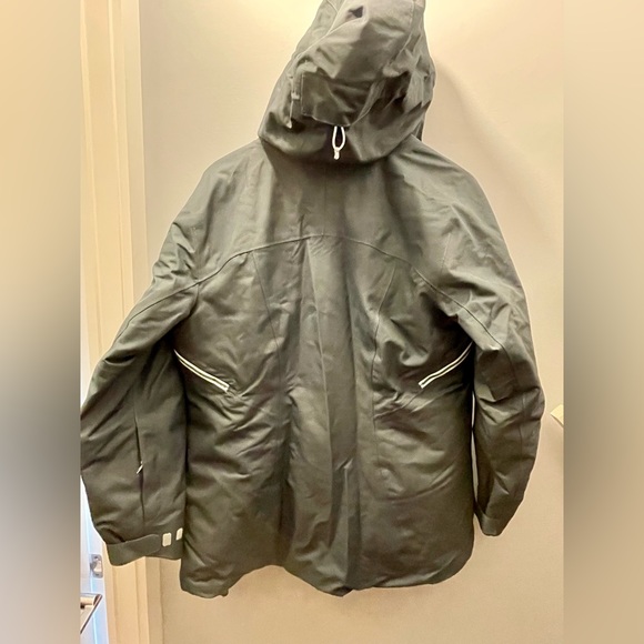 Under Armour winter / ski / snow jacket. Size SM/P. NEW (with tags). - Picture 4 of 7
